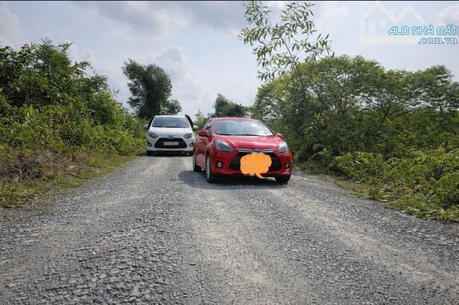 Đất vườn views kênh  cách TP.HCM 25km
