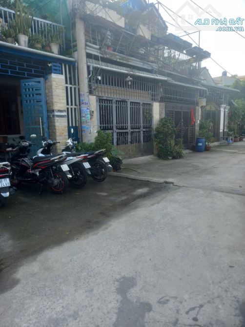 CG. Hàng Hiếm. Đất góc 2 mặt hẻm, đường Trung đông 7, Thới Tam Thôn, Hóc Môn