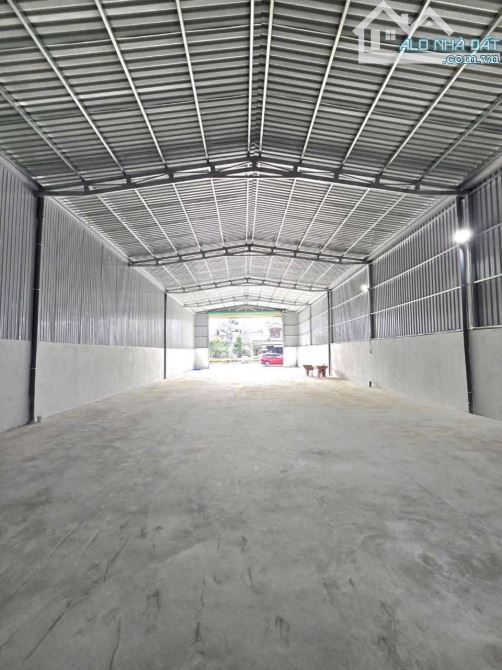 Cho thuê kho xưởng MẶT TIỀN TRƯƠNG THỊ HOA, gần Metro Q12 - 550m2 - giá 50tr