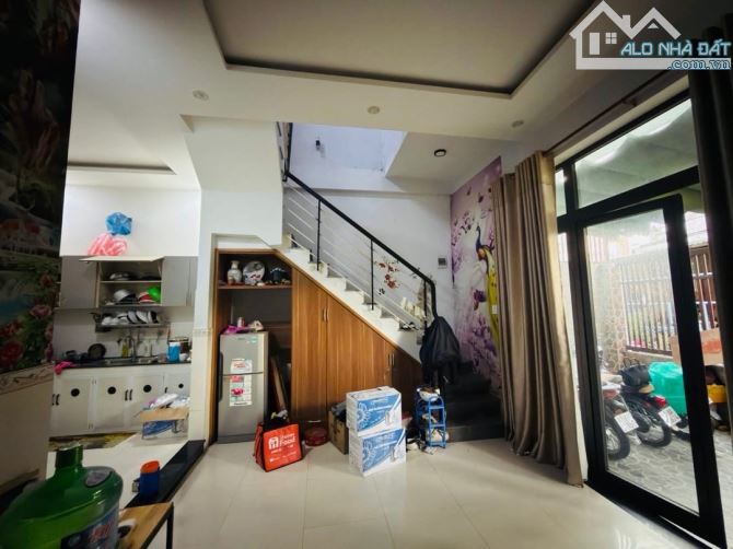 🔥 SIÊU PHẨM HOÀ MINH - NHÀ ĐẸP 2 TẦNG 2 MÊ - KIỆT Ô TÔ TÔ HIỆU ĐỖ CỬA.NHỈNH HƠN 4TỶ X