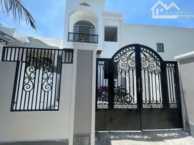 Bán nhà Diên Điền thôn Trung 3 mới xây phong cách hiện đại dọn vào ở ngay