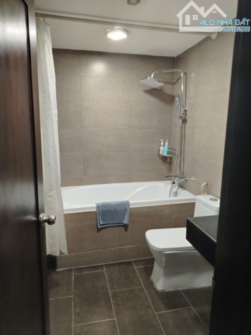 Cho thuê khách sạn cao cấp ở HÀNG GÀ – 40 PHÒNG – FULL ĐỒ - ĐỦ GIẤY PHÉP KD