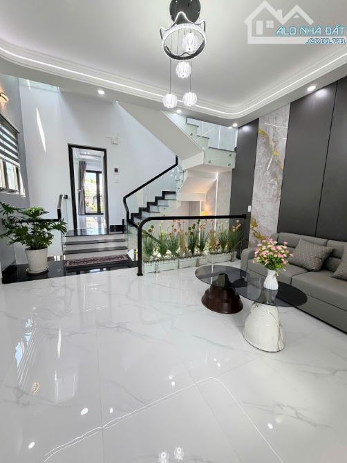 Nhà Tô Hiệu phong cách tân cổ điển khang trang - 10