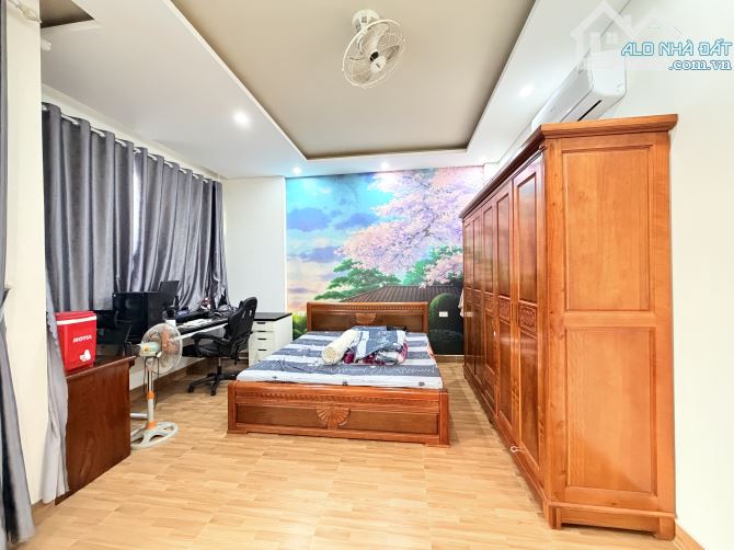 NGÔ CHÂN LƯU – NHÀ 3 TẦNG 5PN - Ô TÔ TRONG NHÀ – ĐƯỜNG THÔNG RỘNG 4,5M - NHÀ SIÊU ĐẸP - 1