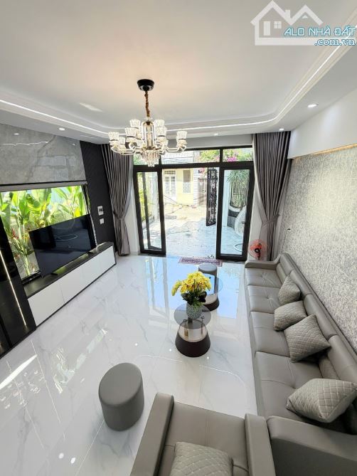 Nhà Tô Hiệu phong cách tân cổ điển khang trang - 2