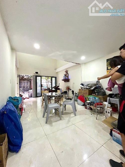 GIÁ TỐT - CẦN TIỀN BÁN NHANH CĂN MẶT TIỀN NGUYỄN TRƯỜNG TỘ 4 TẦNG, 5PN - 2