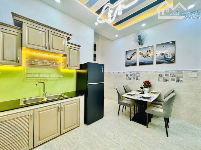 Mua Ngay Nhà Đi ‼️ Cần bán ngộp căn nhà Đường Hồng Hà - TPHCM / Giá 2 Tỷ 680 Triệu - 3