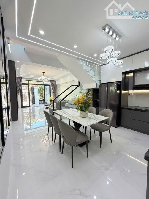 Nhà Tô Hiệu phong cách tân cổ điển khang trang - 3
