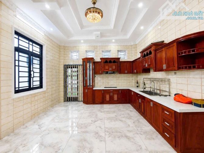 🌱 NHÀ 2 LẦU SÂN THƯỢNG ĐƯỜNG B12 KDC HƯNG PHÚ - P. HƯNG PHÚ - TP. CẦN THƠ - GIÁ 5,8 TỶ - 3
