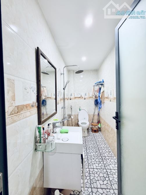 NGÔ CHÂN LƯU – NHÀ 3 TẦNG 5PN - Ô TÔ TRONG NHÀ – ĐƯỜNG THÔNG RỘNG 4,5M - NHÀ SIÊU ĐẸP - 3