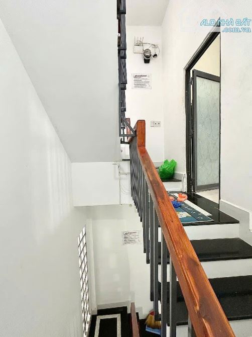 GIÁ TỐT - CẦN TIỀN BÁN NHANH CĂN MẶT TIỀN NGUYỄN TRƯỜNG TỘ 4 TẦNG, 5PN - 4