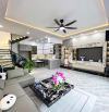 Nhà gần Vincom Dĩ An cần bán nhanh, 880 triệu, 64m2, shr, hẻm oto
