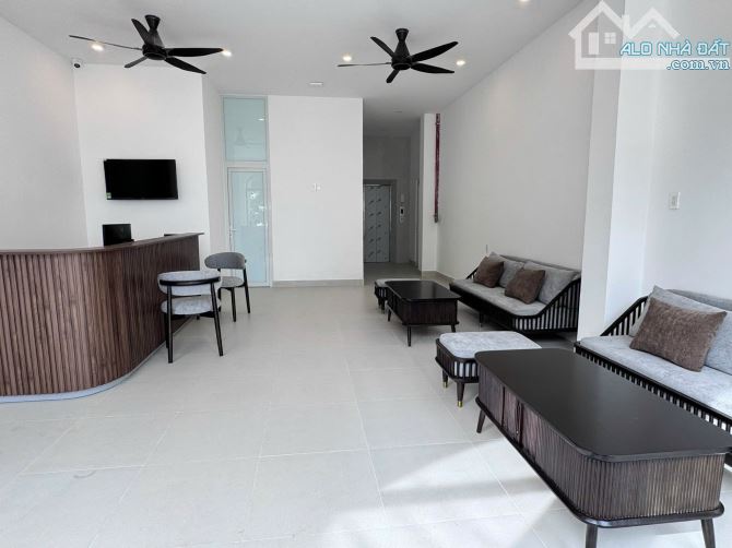 Cần bán khách sạn ven biển 5 tầng gần đường Nguyễn Đình Chiểu tất các phòng đều có cửa sổ - 1