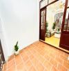 cần bán nhà phố Tây Trà, DT 50m2 x 5 Tầng x 6 ngủ, có sân để xe riêng.