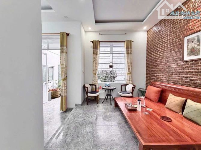 Cho thuê nhà Hẻm Hoàng Diệu - Phước Long - Nam Nha Trang  ➖ DT: 120m2. Gồm 2 PN, 2 WC - 1