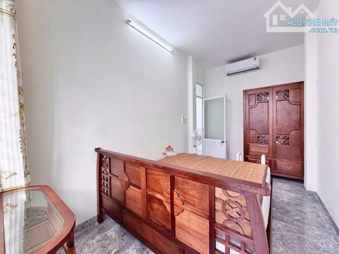 Cho thuê nhà Hẻm Hoàng Diệu - Phước Long - Nam Nha Trang  ➖ DT: 120m2. Gồm 2 PN, 2 WC - 4