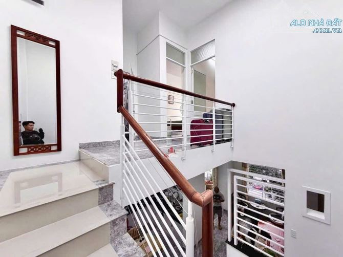 Cho thuê nhà Hẻm Hoàng Diệu - Phước Long - Nam Nha Trang  ➖ DT: 120m2. Gồm 2 PN, 2 WC - 7