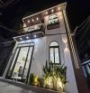 NHÀ ĐẸP LÔ GÓC Ở NGAY - FULL NT- Có Phòng Ngủ Trệt- SÁT HẺM XE HƠI HUỲNH TẤN PHÁT