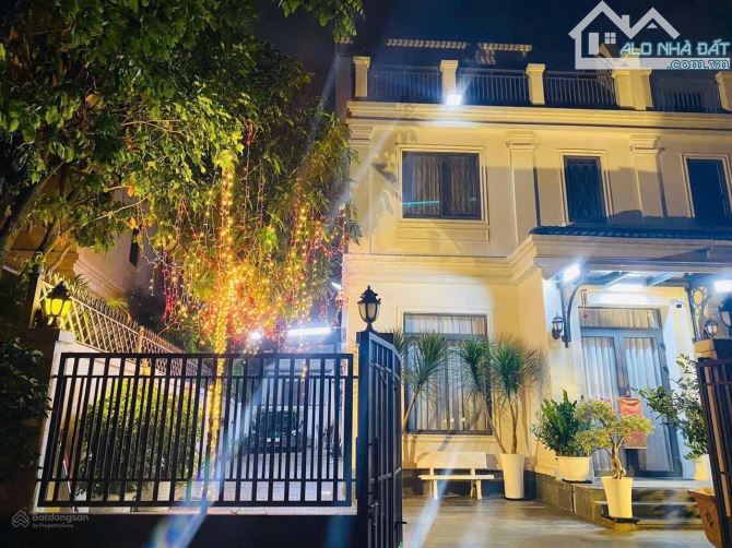 Rẻ! Cần bán biệt thự song lập khu Lake View Đường S P. Bình Trưng Q2. DT 10x20m Giá 39 tỷ