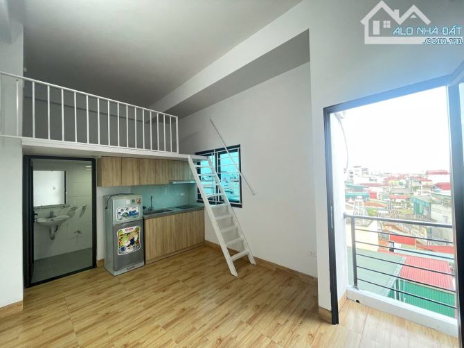 Cho thuê CC mini, có thang máy, có gác xép, có ban công gần trường Bách-Kinh-Xây, 4,5 tr