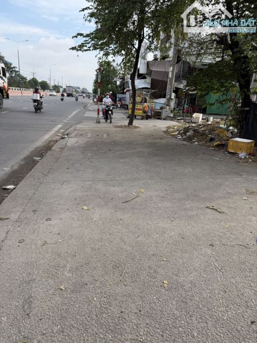 Bán lô đất MT ĐT743, Chiêu Liêu 371m2 Dĩ An giá 12,4 tỷ full thổ cư