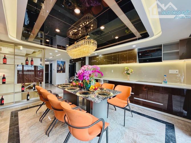NGỘP VỐN CẦN BÁN NHANH SIÊU PHẨM NGUYỄN THỊ MINH KHAI, QUẬN 1 - GIÁ: 5,73TỶ/84,6M2 (4,7x18 - 11