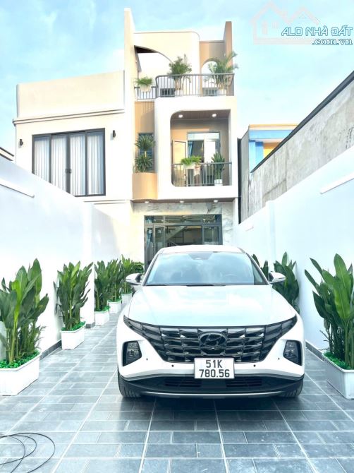 - Nhà 3 tầng FULL NỘI THẤT đường Thạnh Xuân 40 phường Thạnh Xuân Q12, DT 104m2 (4,3x24) đư - 1