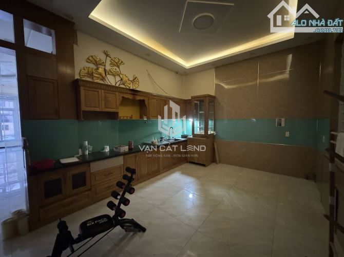 🌴 CHO THUÊ BIỆT THỰ 1T2L LẠC LONG QUÂN – DT 240M² – 5PN – THANG MÁY – CHỈ 45 TRIỆU/THÁNG - 2