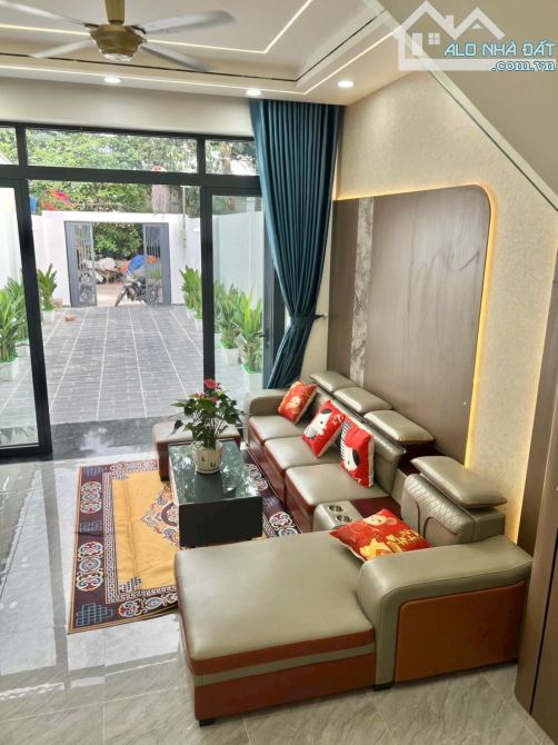 - Nhà 3 tầng FULL NỘI THẤT đường Thạnh Xuân 40 phường Thạnh Xuân Q12, DT 104m2 (4,3x24) đư - 2