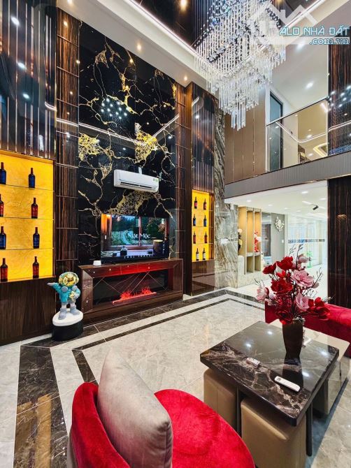 NGỘP VỐN CẦN BÁN NHANH SIÊU PHẨM NGUYỄN THỊ MINH KHAI, QUẬN 1 - GIÁ: 5,73TỶ/84,6M2 (4,7x18 - 4