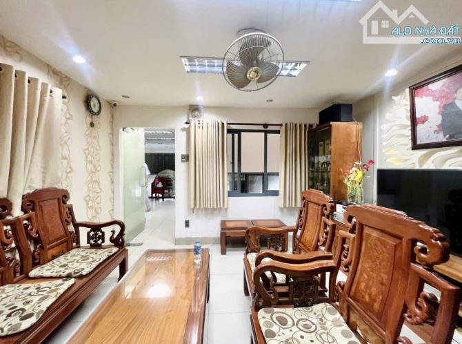 ĐỊNH CƯ MỸ BÁN NHANH NHÀ NGUYỄN TRÃI, QUẬN 1. GIÁ:5,92Tỷ/7mx12m.6 TẦNG. ĐANG CHO THUÊ 45TR - 5