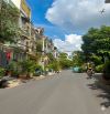 Bán nhà Quốc lộ 13 ngay Vạn Phúc city - ngang 5.2m - ô tô ngủ trong nhà - giá 12 tỷ 500