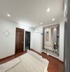 Cho thuê nhà Nguyễn Khang – Cầu Giấy DT 50m x 5.5 tầng, thông sàn, ôtô giá thuê 16tr/th