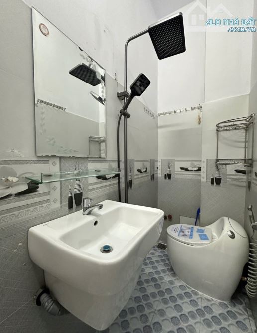 BÁN NHÀ CHÍNH CHỦ ĐINH TIÊN HOÀNG, QUẬN 1. GIÁ 6.33TỶ/63M2 - 1TRỆT 2LẦU SÂN THƯỢNG. - 5