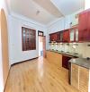 Bán nhà La Thành, gần Giảng Võ, 10PN cho thuê, dòng tiền 40tr/th, 90m2, 5 tầng, giá 15 tỷ