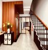 Cho thuê tòa CH 4 tầng, có thang máy (đây là điểm cộng lớn, giúp giữ giá thuê tốt và thu h