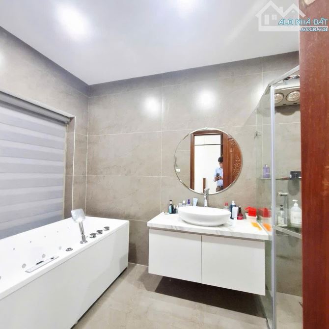 BÁN NHÀ PHÂN LÔ- VƯƠNG THỪA VŨ- HIẾM-LÔ GÓC 3 THOÁNG- 8T THANG MÁY- KHÔNG QH- 57M- 28.9 TỶ - 2