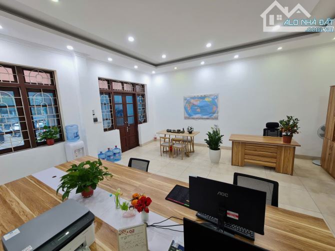 CHO THUÊ VĂN PHÒNG MẶT PHỐ GIẢI PHÓNG 50M2 Giá 9TR5 - 2