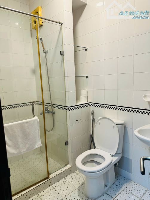 NHÀ HXH TRẦN HƯNG ĐẠO-5 TẦNG ĐẸP-DOANH THU 110 TRIỆU/THÁNG-GIÁ:19 TỶ-GẦN CHỢ BẾN THÀNH! - 13