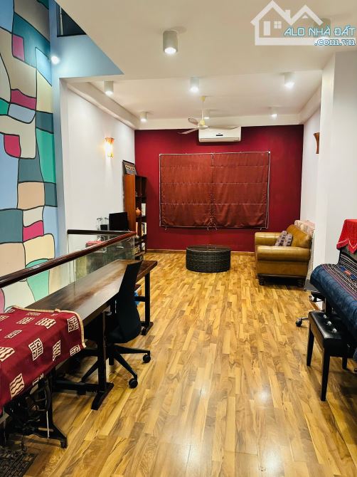NHÀ HXH TRẦN HƯNG ĐẠO-5 TẦNG ĐẸP-DOANH THU 110 TRIỆU/THÁNG-GIÁ:19 TỶ-GẦN CHỢ BẾN THÀNH! - 19