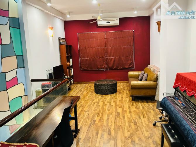 NHÀ HXH TRẦN HƯNG ĐẠO-5 TẦNG ĐẸP-DOANH THU 110 TRIỆU/THÁNG-GIÁ:19 TỶ-GẦN CHỢ BẾN THÀNH! - 20