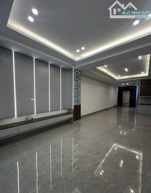 NGUYỄN VĂN CỪ - NHÀ MỚI 7 TẦNG THANG MÁY - GARA Ô TÔ 7 CHỖ - FULL NỘI THẤT CAO CẤP - 2