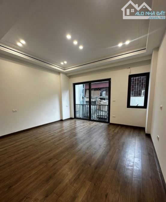 NGUYỄN VĂN CỪ - NHÀ MỚI 7 TẦNG THANG MÁY - GARA Ô TÔ 7 CHỖ - FULL NỘI THẤT CAO CẤP - 6