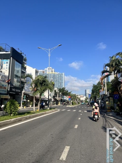 Chdv 3 tầng, 163m2, ngang 6.5m, dòng tiền 60tr/tháng - Chỉ 250m qua PMH - 1