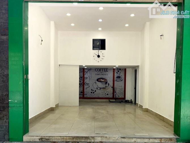 Cho thuê mặt bằng ở lại được 4m x 8m đường Trần Văn Khê