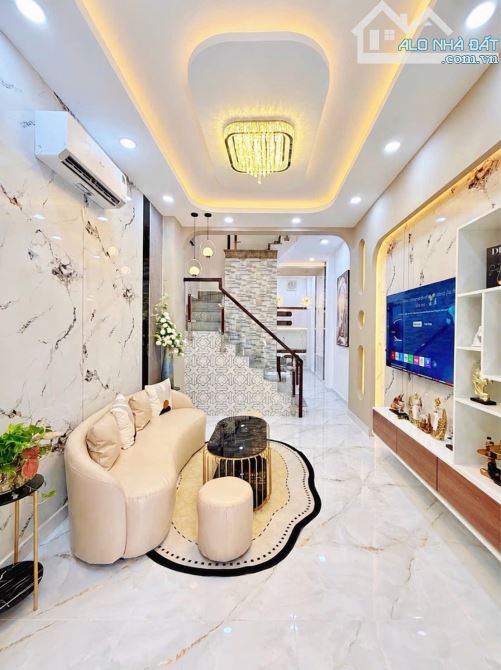 Chính Chủ Cần Bán Nhà Cho Con Đi Du Học Úc Đường Lê Thị Riêng,Q1.Giá 8tỷ180/63,8m2.Sổ Sẵn. - 1