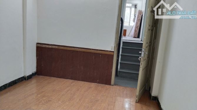 Cho thuê phòng 2 ngủ 1 wc 45m2 tầng 4 mặt phố Đội Cấn, Ba Đình full đồ giá 5 triệu - 2