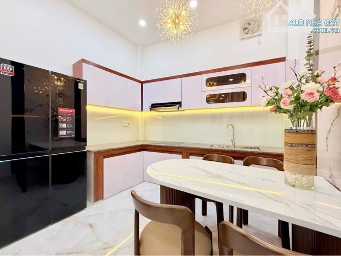 Chính Chủ Cần Bán Nhà Cho Con Đi Du Học Úc Đường Lê Thị Riêng,Q1.Giá 8tỷ180/63,8m2.Sổ Sẵn. - 2