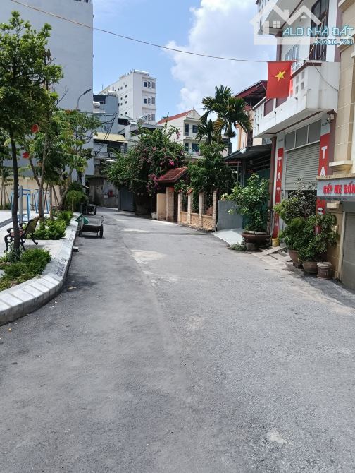 90tr/m2 full thổ cư lô góc đất xuân phương Nam Từ Liêm DT 191m2 , MT 30m - 2