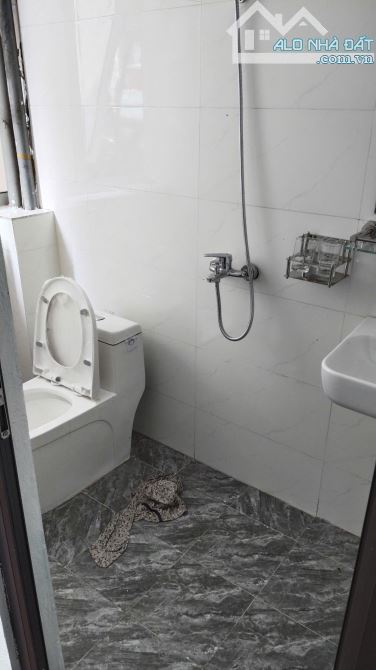 Cho thuê phòng 2 ngủ 1 wc 45m2 tầng 4 mặt phố Đội Cấn, Ba Đình full đồ giá 5 triệu - 3